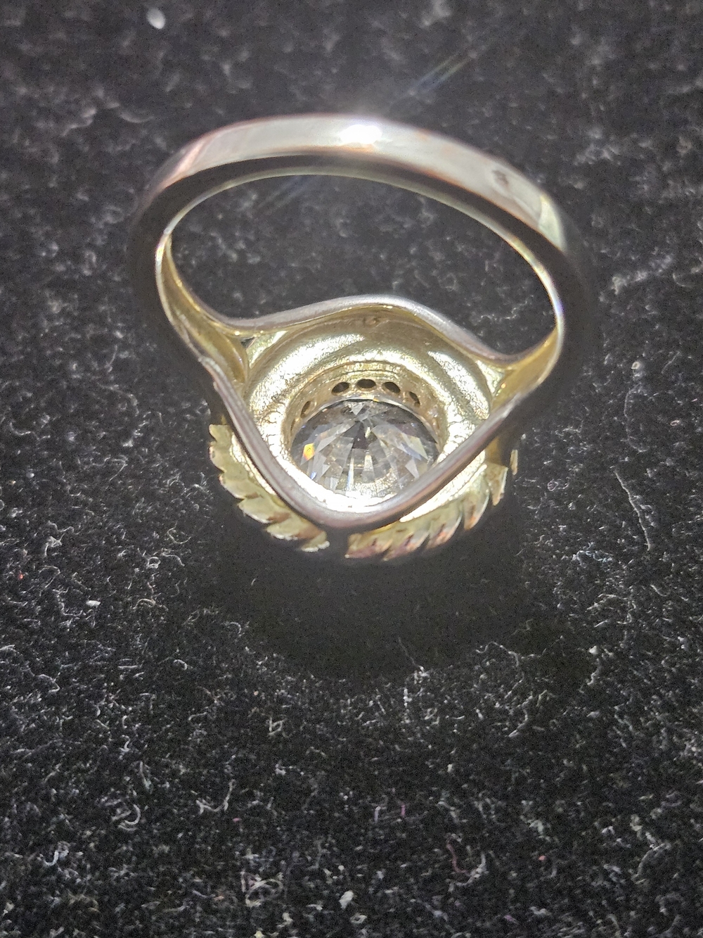 Round Crystal Cocktail Ring - Picture 3 of 6